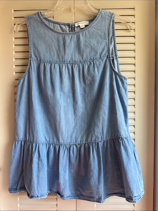 beachlunchlounge Tops - beachlunchlounge Light Blue distress denim top